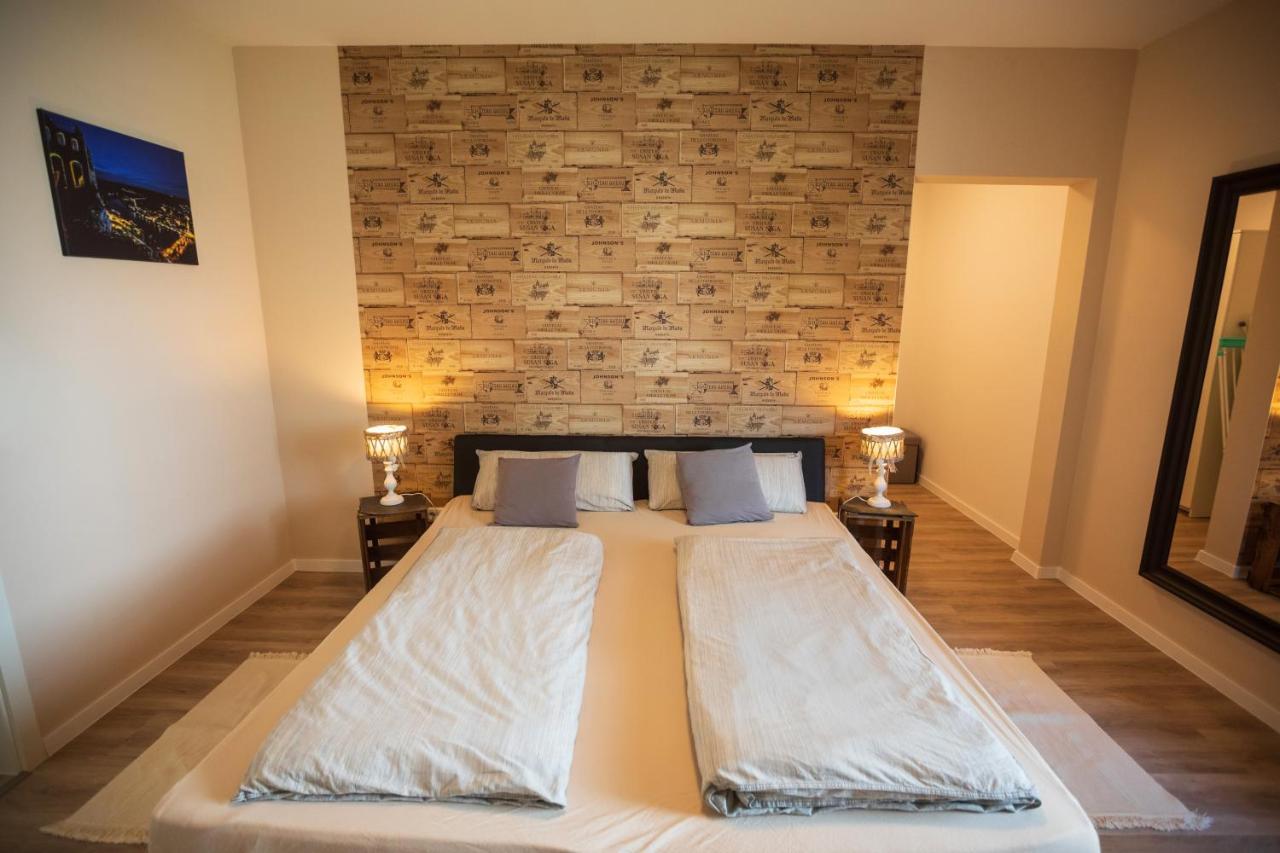 Ferienwohnung Moselpanorama ทราเบิน-ทราร์บาค ภายนอก รูปภาพ