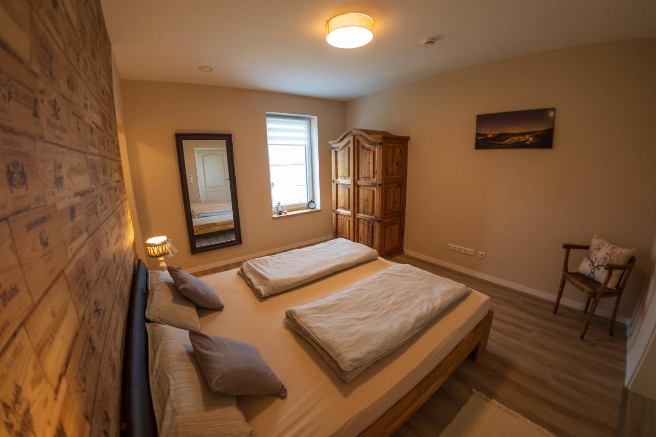 Ferienwohnung Moselpanorama ทราเบิน-ทราร์บาค ภายนอก รูปภาพ